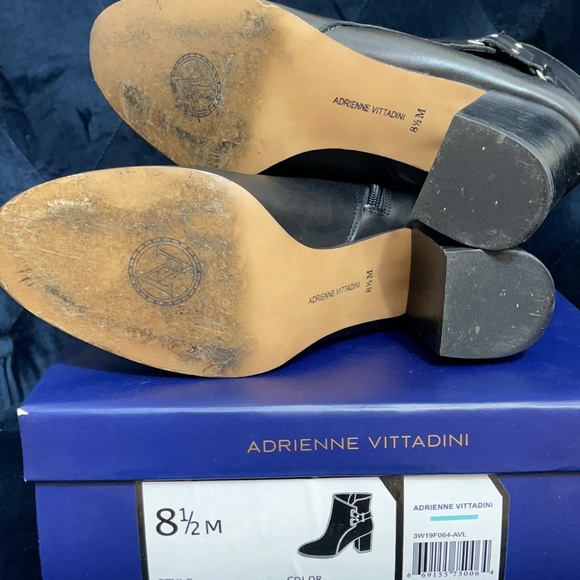 Adrienne Vittadini leather ankle bootie - Picture 8 of 8